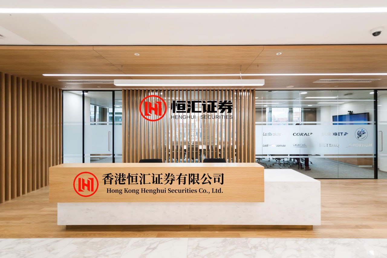 盈胜优配 【黑马早报】俞浩及追觅高管回应“崩老头”；马斯克库克随特朗普访华；宇树发布载人变形机甲，定价390万起；腾讯张军：微信“访客功能”已焊死...